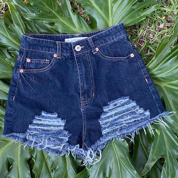 signature jean shorts